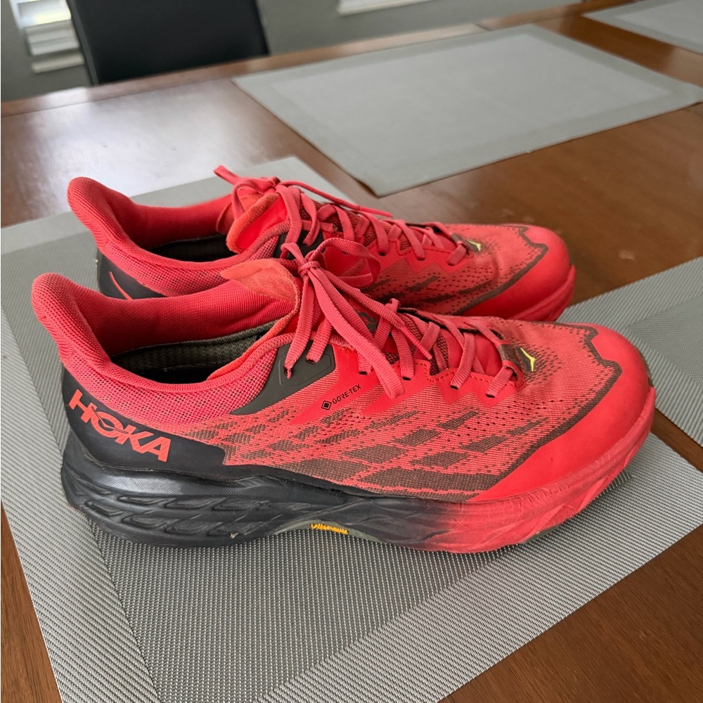 Hoka Vibrant Red Speedgoat 5 Size Men’s 10D